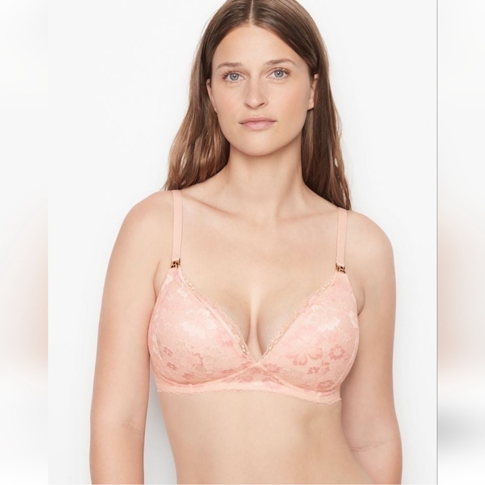 Victorias Secret Supersoft Body
Maternity Nursing Wireless lace bra - Picture 1 of 11